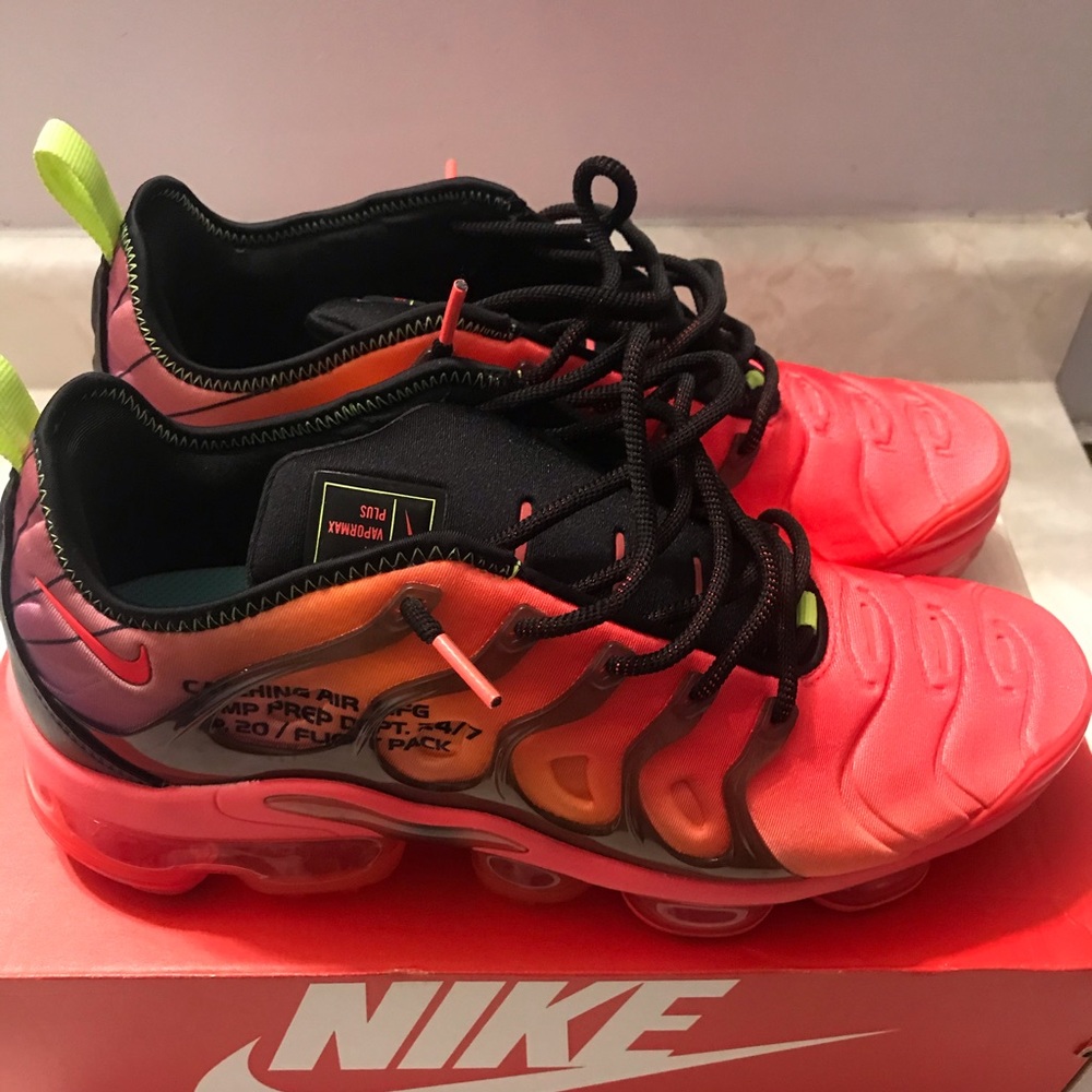 AIR VAPORMAX PLUS/LASER CRIMSON-VOLT